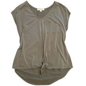 Green Envelope army green tee tie front S ‼️must bundle with other listings‼️